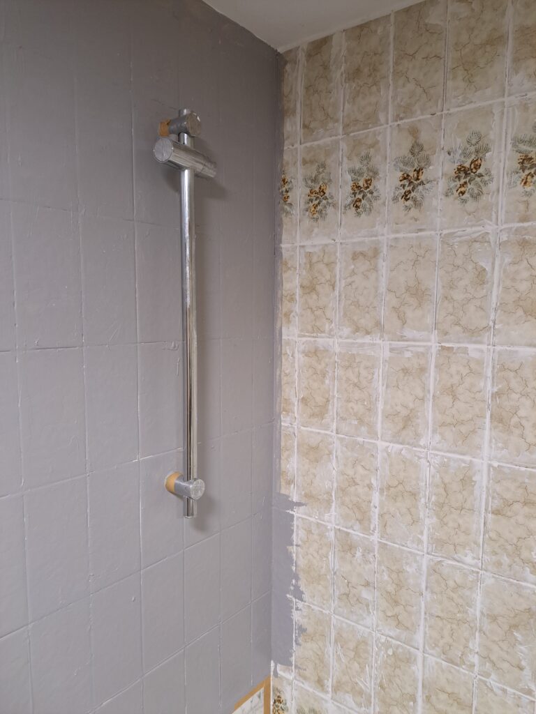 intura de azulejos baño