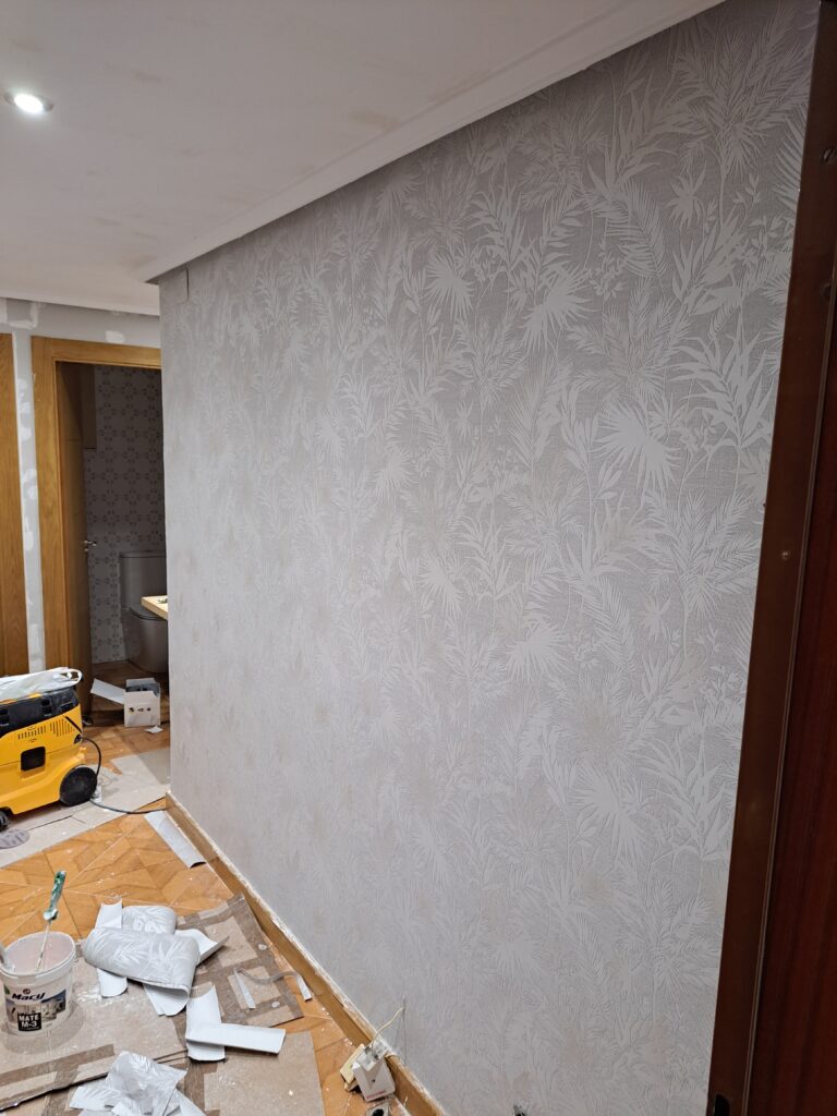 Papel pintado decorativo pared dormitorio