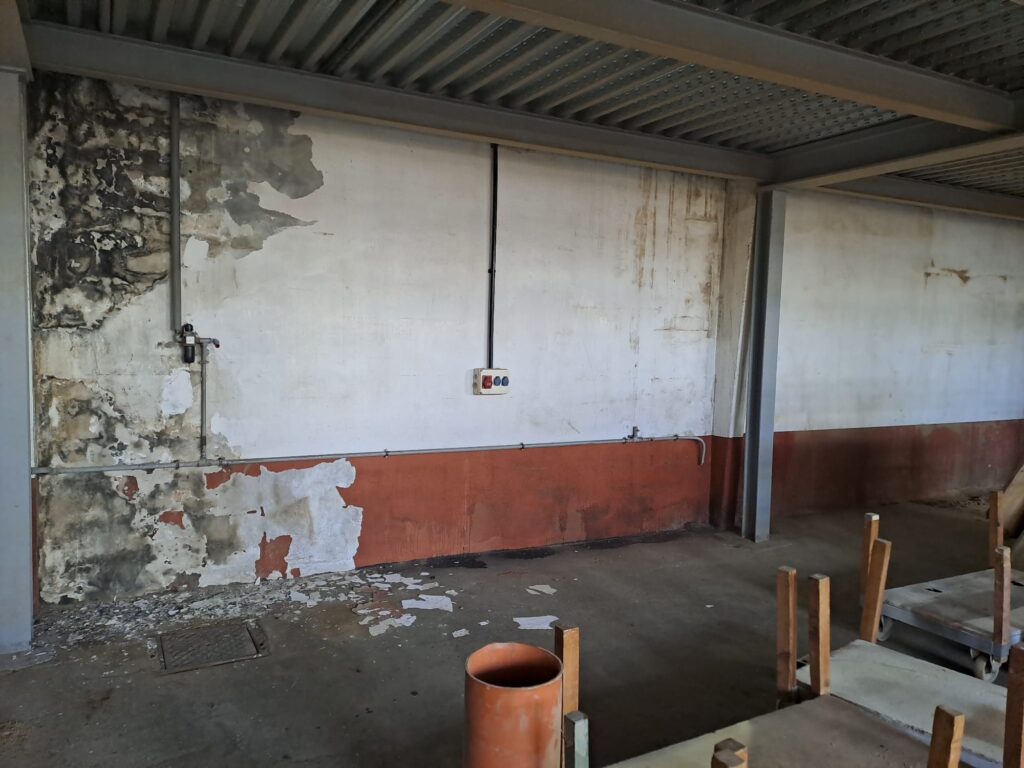 Interior de vivienda en mal estado