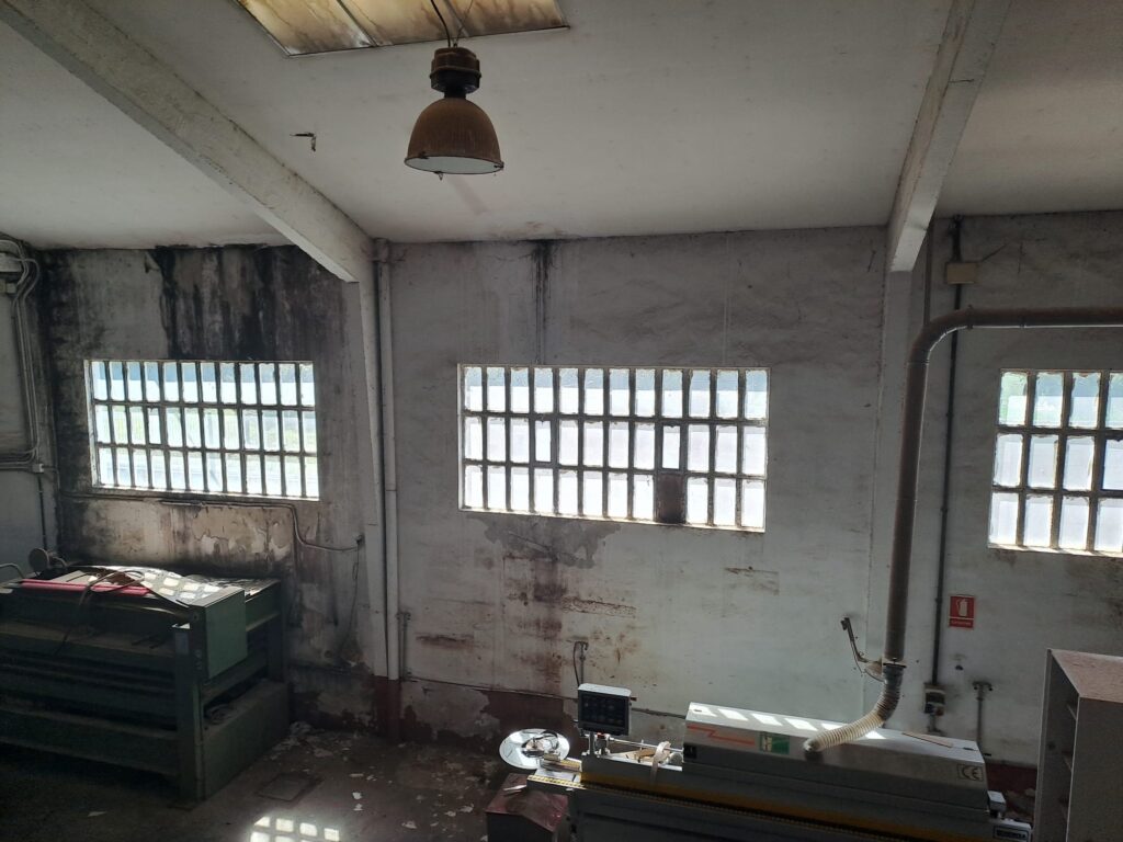 Interior de vivienda en mal estado