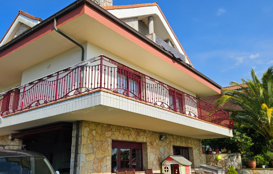 Fachada de vivienda restaurada